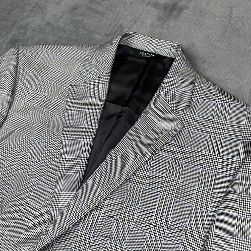 Jos A Bank Tailored Fit Wool Silk Blazer Mens 44R Gray Glen Plaid Sport Coat